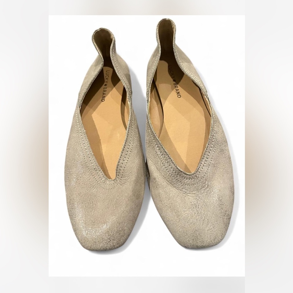Beige Slip-On Flats Shoes Lucky Brand sz 10